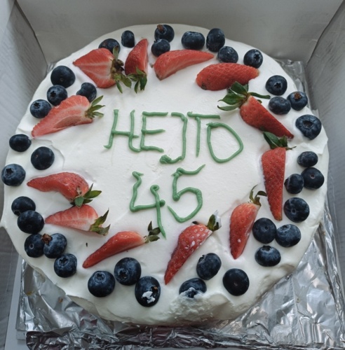 #hejto40plus Sporo solenizantów jest z kwietnia. Dołączam i ja do tego zacnego grona. 45 lat minęło jak jeden - Djnx - Hejto.pl