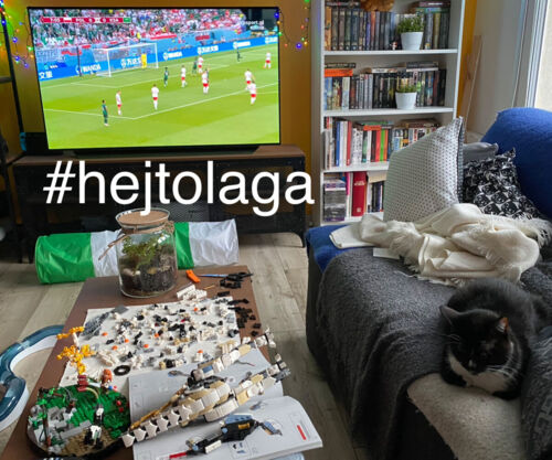 Na stole ciekawiej niż na ekranie :slightly_smiling_face: No, ale zobaczymy, co tam ukopią. - Nebthtet - Hejto.pl