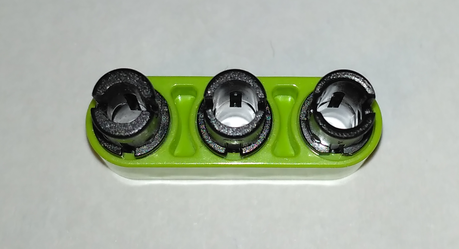 Wiedzieliście, że czarny łącznik Lego Technic (2780) miał kiedyś grubsze ścianki i nie dało się w nim - cec - Hejto.pl