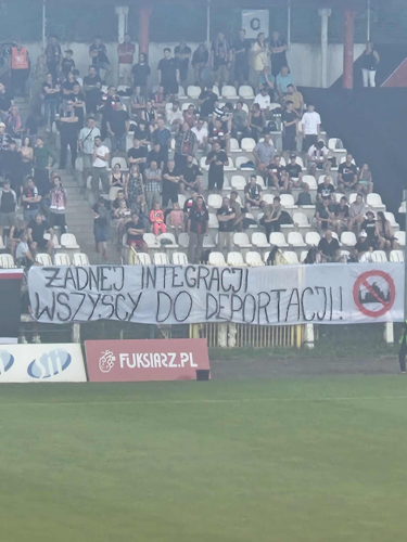 Żadnej integracji, wszyscy do deportacji! Kamienna przemówiła - czy dobrze, czy źle - zdecyduje PZPN... I Nitot - Miedzyzdroje2005 - Hejto.pl