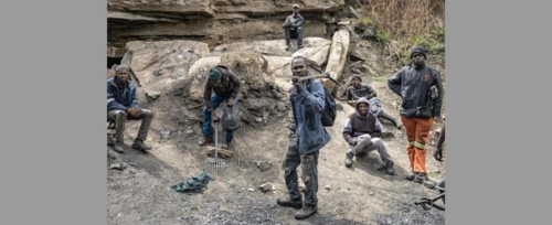 Przyszli na poranną zmianę i odkryli prawie 40 ciał. Tragedia w Nigerii - Mr.Mars - Hejto.pl