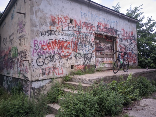 117 522 + 40 = 117 562 #rowerowyrownik Dzisiaj odwiedziłem miejscówkę Pawła Jumpera i chyba jestem gotów - AdelbertVonBimberstein - Hejto.pl