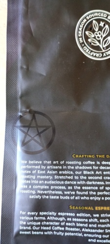 #kawa Co ja piję, jakieś czarcie nasiona? :face_with_monocle: Dobre:grin: - Byk - Hejto.pl