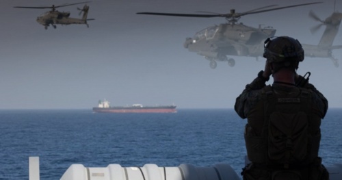 Irański statek towarowy TOUSKA ostrzelany przez USA podczas próby przełamania blokady w Zatoce Perskiej. Trump: Marines przejęli kontrolę - bojowonastawionaowca - Hejto.pl