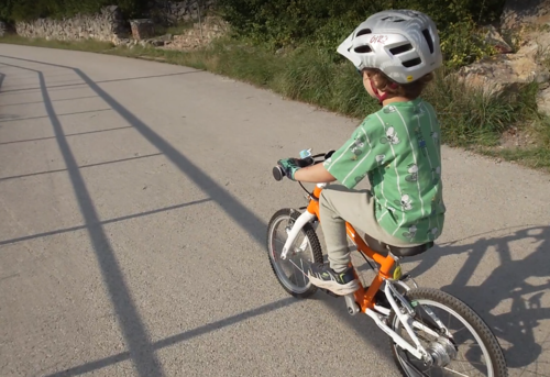 Tomki, Atomówki - pijcie ze mną izotoniki i żele energetyczne! Młody niedługo lvl5 oficjalnie już jeździ rowerem - niebylem - Hejto.pl