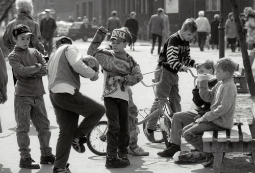 #lata90 #hejto40plus #hejto30plus #dzieci raczej nie #nostalgia kontynuujemy #preczzmitologizacjalat90 Dzieci jakieś - WatluszPierwszy - Hejto.pl