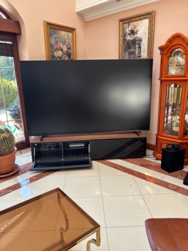 Starzy pozazdroscili tv, to se dojebali 100” xD #telewizory - bartek555 - Hejto.pl