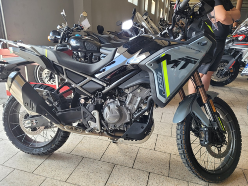 Tomeczki i Tomkinie od #motocykle Kończąc już ten wątek - pojechałem do Gliwic obejrzeć chyba najpopularniejsze - Cinkciarz - Hejto.pl