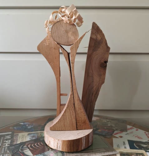 Wpis z cyklu #upcycling , tym razem figurka aniołka wykonana z odpadów drewnianych bez użycia kleju i gwoździ. - Yes_Man - Hejto.pl