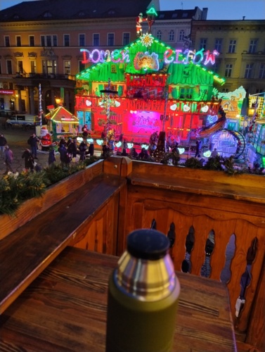 Cały litrowy termos domowej roboty grzańca przywiozłem i tylko po to tu przyjechałem żeby go wypić a nie - wonsz - Hejto.pl