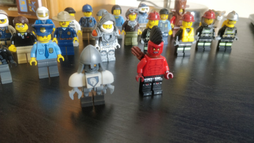 Myślałem, że sortowanie klocków wg kategorii to żmudne zajęcie.. Przywracanie minifigów do oryginalnej - PanNiepoprawny - Hejto.pl