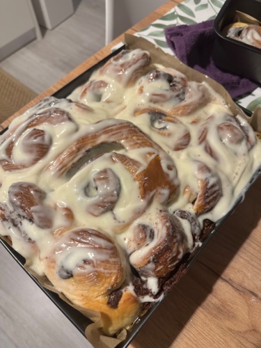 Nowa partia bydlaczków cynamonowych na weekendzik #cynamonki #gotowanie #jedzenie - Trypsyna - Hejto.pl