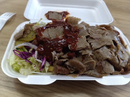 Mmmmm.... ale dobre. :melting_face: #jedzenie #jedzzhejto #kebab - winiucho - Hejto.pl