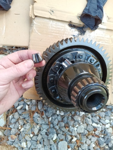 Małoużywane zęby od skrzyni biegów oddam w dobre ręce #stepujacybudowlaniec - StepujacyBudowlaniec - Hejto.pl