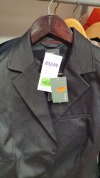 10227393-8c14-4623-ad9b-a030257c2983