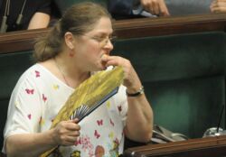 d4992fbc-fe5d-4bf5-aa4b-4331ba8171ac