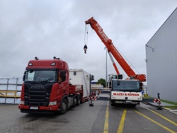 b03ee7b4-ad65-4925-90c2-34e9bf45ca8a