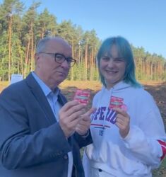 d216e3fe-ec06-4a91-990c-ec1c9d6f29cb