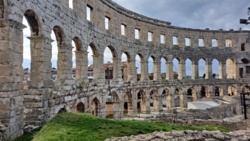 71617583-d9d2-4135-9a74-2958ab5bc7b0