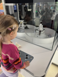 d5539832-b604-45de-9b28-074d2680cc18