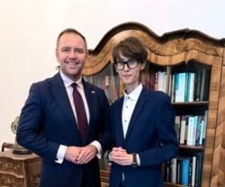 debe04ca-7b6c-4a6b-a5be-bd2f17459123