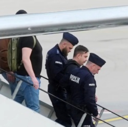 b9655a04-4d0e-42fc-a885-388a60df7fda