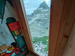 c643a331-c6ec-4751-8d98-f6c51ee0f808