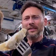 e9fa6d69-cea8-4866-b44b-675a3dbb4a98